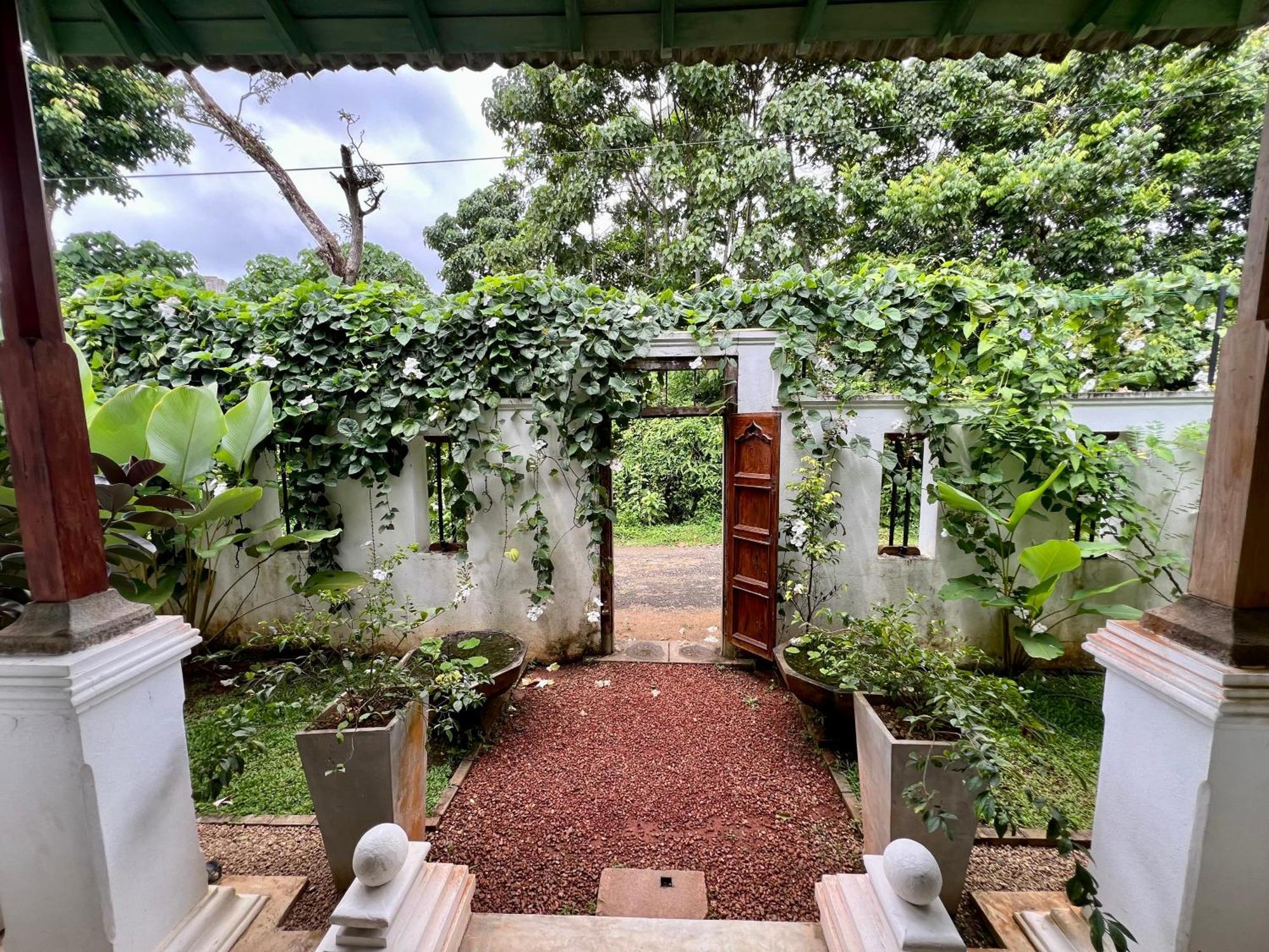 Villa Seven Faces-Luxury Escape,Stunning Views With Private Pool For A Couple Or Family! Galle Exteriör bild